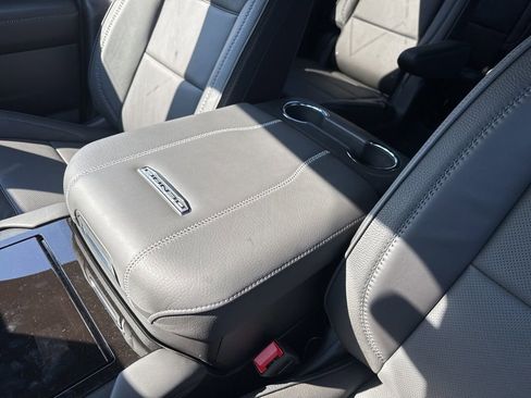 New 2025 GMC Yukon XL Denali w/ Sun & Power Step Package image 38