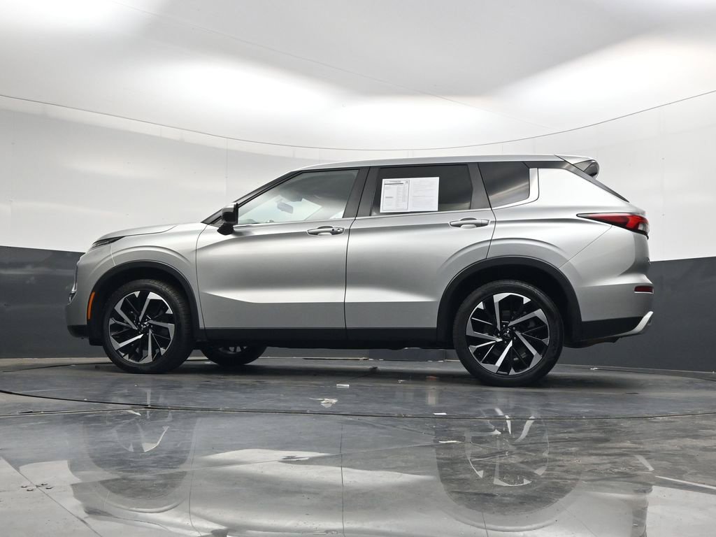 Used 2024 Mitsubishi Outlander SE FWD image 39
