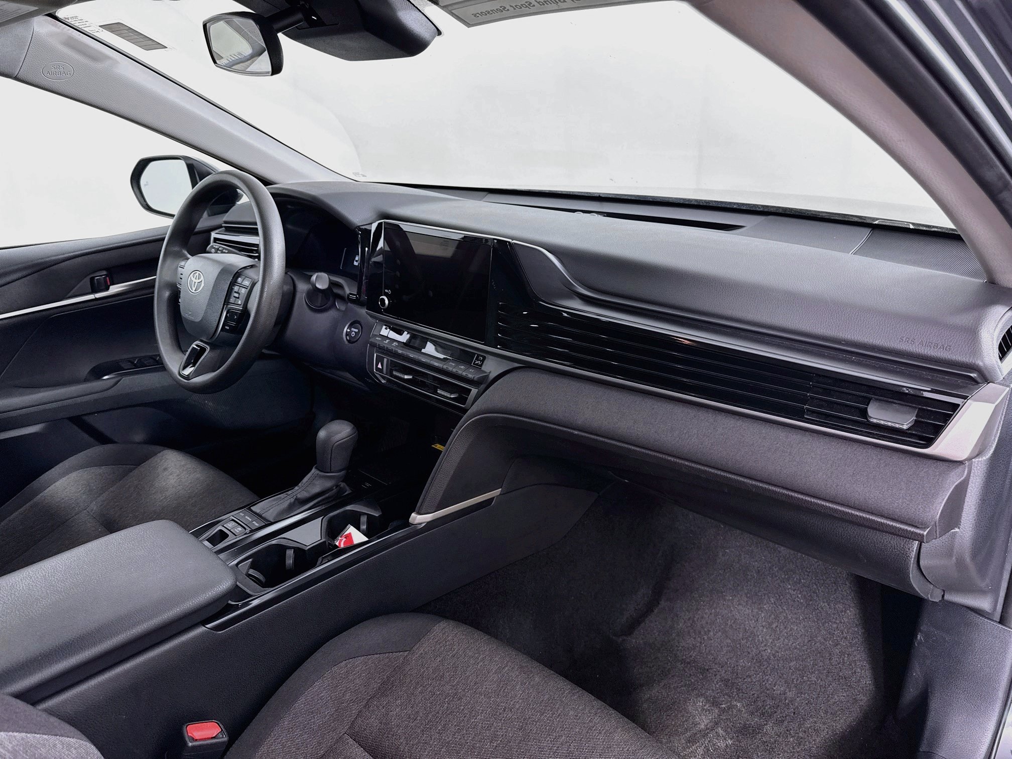 Used 2025 Toyota Camry LE FWD image 28