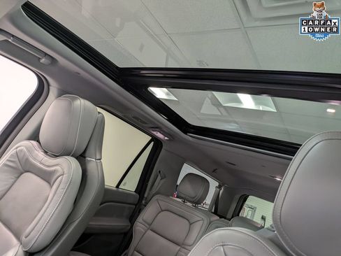 Used 2018 Lincoln Navigator L Reserve w/ Technology Package AWD/4WD image 21
