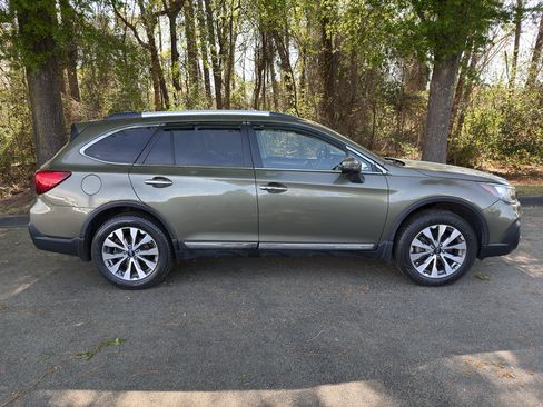 Used 2019 Subaru Outback 2.5i Touring w/ Protection Package #1 AWD/4WD image 11