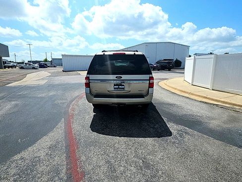 Used 2017 Ford Expedition EL XLT w/ Equipment Group 202A RWD image 5