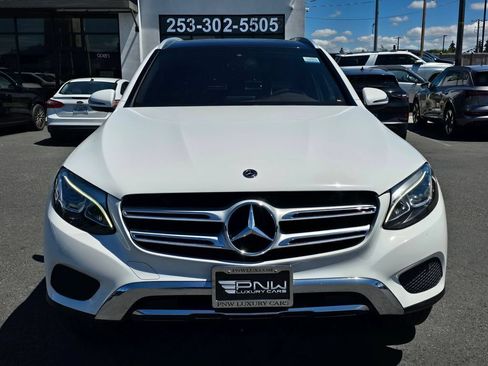 Used 2018 Mercedes-Benz GLC 300 4MATIC image 3