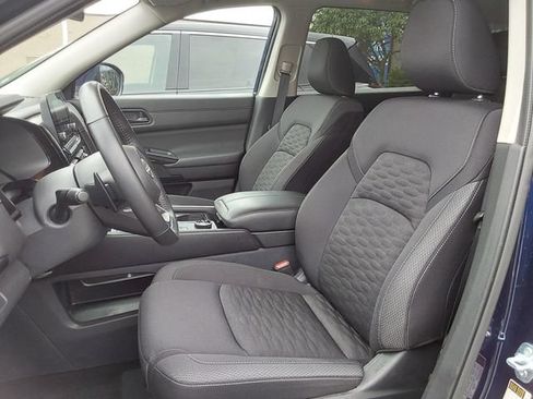 Used 2025 Nissan Pathfinder SV AWD/4WD image 23