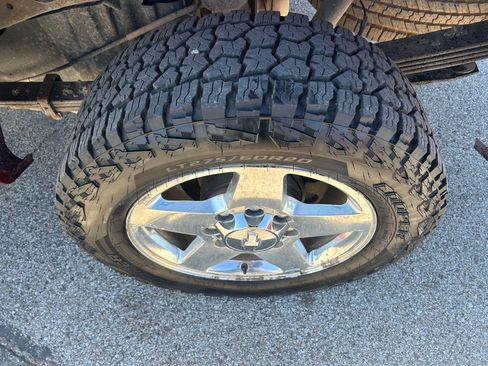 Used 2013 Chevrolet Silverado 2500 LT w/ Interior Plus Package AWD/4WD image 24