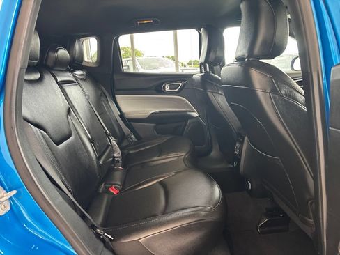Used 2025 Jeep Compass Limited AWD/4WD image 21