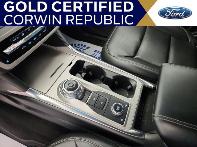 Used 2022 Ford Explorer XLT w/ Equipment Group 202A AWD/4WD image 18