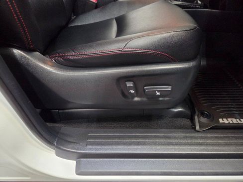 Used 2017 Toyota 4Runner TRD Off-Road Premium AWD/4WD image 63