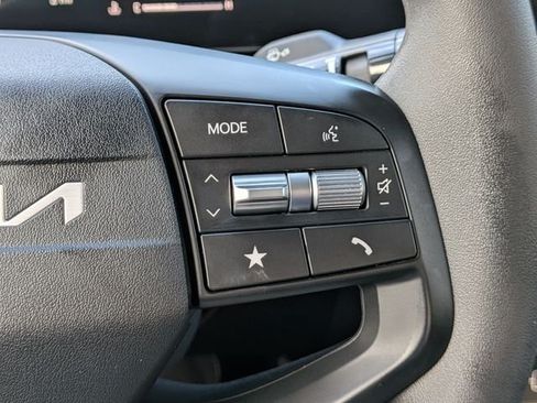 New 2026 Kia K4 FWD image 25