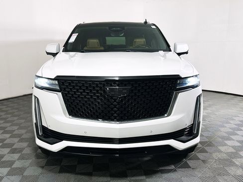 Used 2021 Cadillac Escalade Premium Luxury AWD/4WD image 8