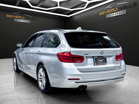 Used 2018 BMW 330i xDrive Wagon image 3