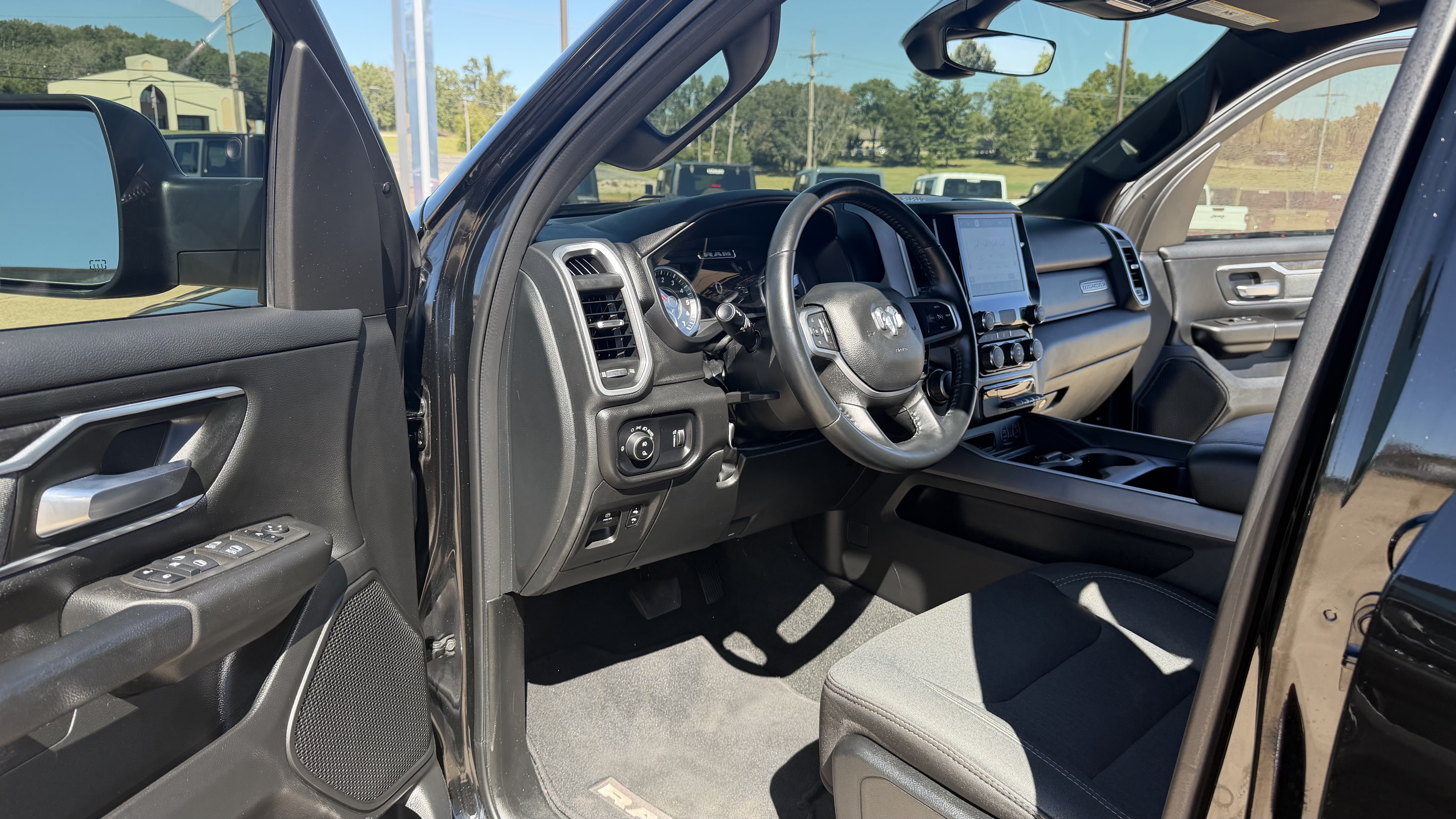 Used 2022 RAM 1500 Big Horn AWD/4WD image 15