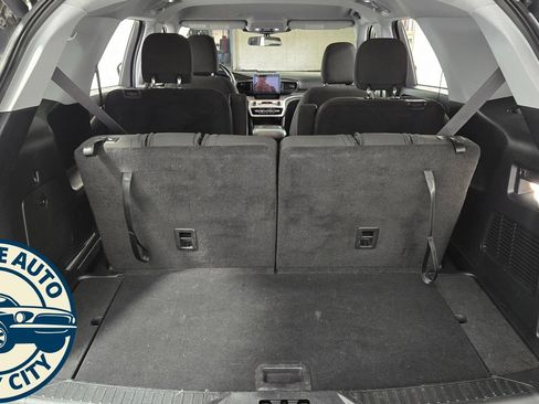 Used 2022 Ford Explorer XLT AWD/4WD image 37