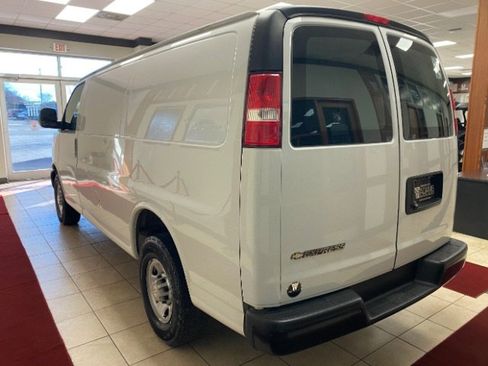 Used 2021 Chevrolet Express 2500 w/ Driver Convenience Package image 2