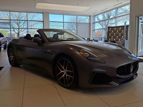 Used 2024 Maserati GranCabrio Trofeo AWD/4WD image 3