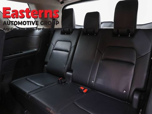 Used 2023 Nissan Pathfinder SL AWD/4WD image 26