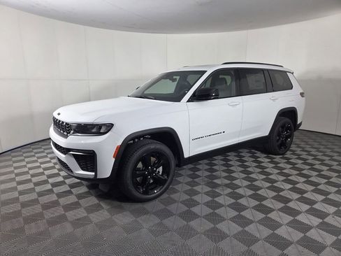 New 2026 Jeep Grand Cherokee L Limited RWD image 4