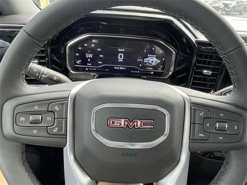 New 2025 GMC Sierra 1500 Elevation image 17