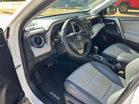 Used 2015 Toyota RAV4 Limited image 8