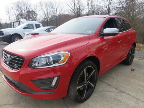 Used 2015 Volvo XC60 T6 R-Design image 3