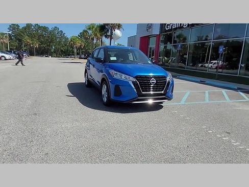 New 2025 Nissan Kicks Play S image 16