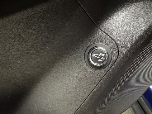 Used 2023 GMC Acadia SLE w/ Driver Convenience Package image 20