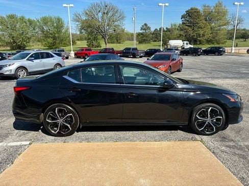 Used 2024 Nissan Altima 2.5 SR FWD image 5