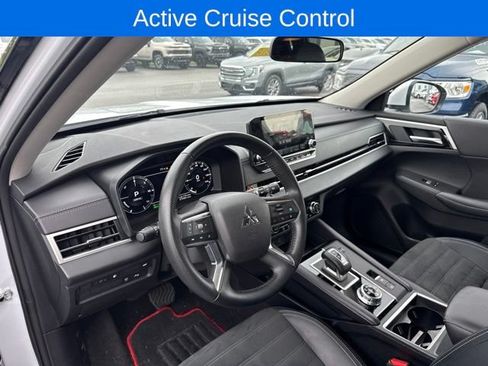 Used 2024 Mitsubishi Outlander SEL AWD/4WD image 13