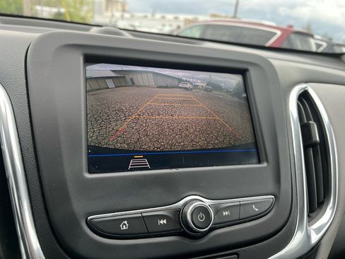 Used 2020 Chevrolet Equinox LS image 12