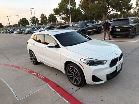 Used 2023 BMW X2 xDrive28i w/ M Sport Package AWD/4WD image 3