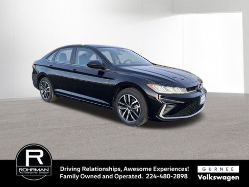 New 2026 Volkswagen Jetta SE image 2