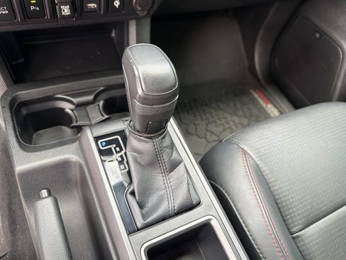 Used 2022 Toyota Tacoma TRD Pro AWD/4WD image 32