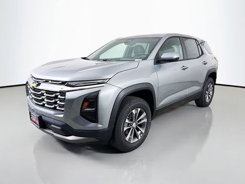 New 2026 Chevrolet Equinox LT w/ Convenience Package II FWD image 3