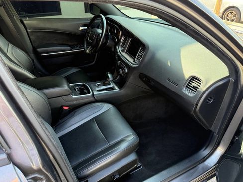 Used 2020 Dodge Charger SXT w/ Leather Interior Group image 26