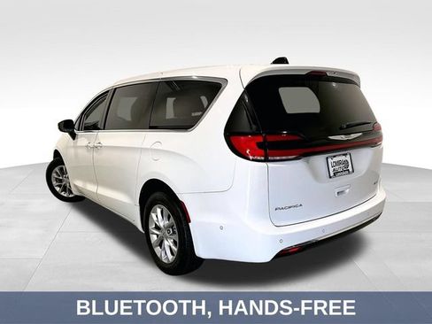 Used 2023 Chrysler Pacifica Touring-L AWD/4WD image 6