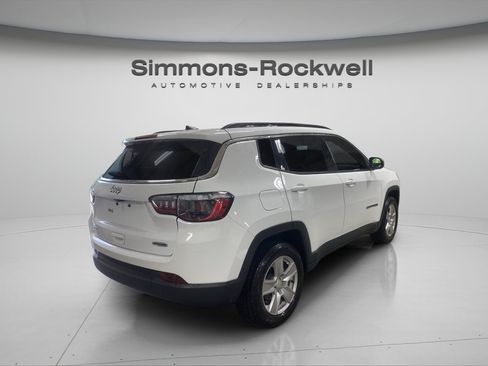 Used 2022 Jeep Compass Latitude w/ Convenience Group AWD/4WD image 5