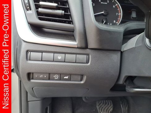 Certified 2023 Nissan Rogue SV w/ SV Premium B Package AWD/4WD image 17