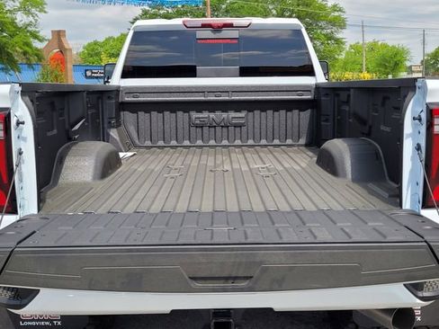 New 2026 GMC Sierra 3500 Denali Ultimate w/ LPO, Black Badging Package AWD/4WD image 9