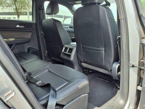 Used 2023 Volkswagen Atlas Cross Sport SE FWD image 14