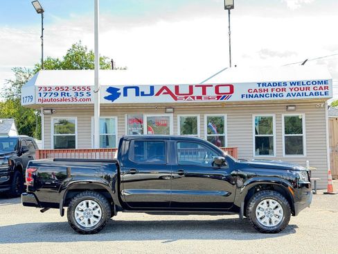 Used 2022 Nissan Frontier SV w/ Technology Package AWD/4WD image 3