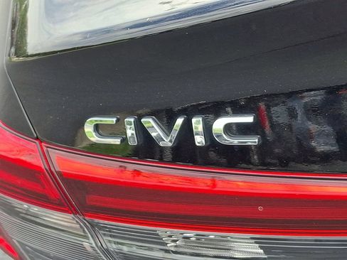 Used 2023 Honda Civic Sport image 29