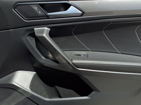 Certified 2023 Volkswagen Tiguan SE FWD image 26