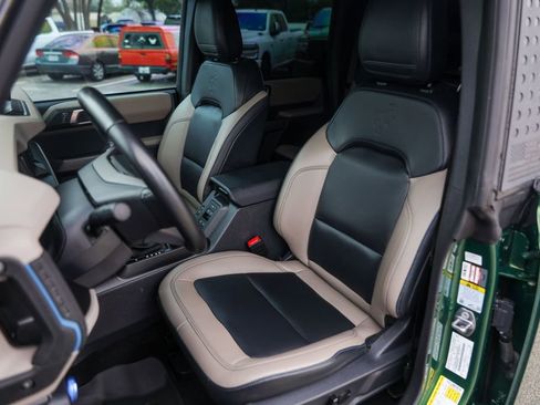 Used 2023 Ford Bronco Wildtrak image 10