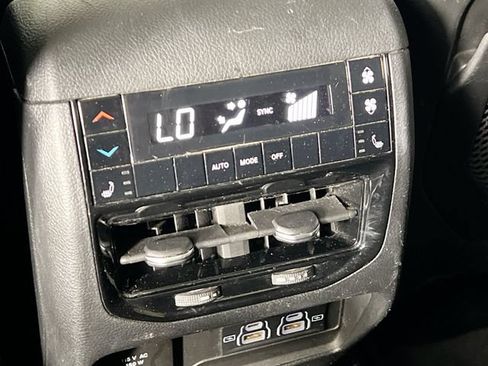 Used 2021 Jeep Grand Cherokee L Limited AWD/4WD image 27