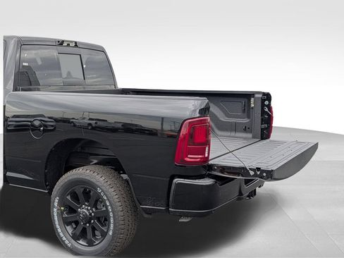 New 2026 RAM 2500 Big Horn AWD/4WD image 7