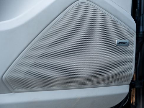 Certified 2023 Porsche Cayenne Platinum Edition image 16