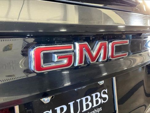 Used 2024 GMC Acadia Elevation image 41