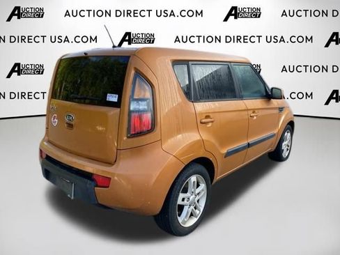 Used 2011 Kia Soul + w/ Audio Pkg FWD image 9