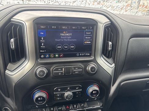 Used 2020 Chevrolet Silverado 1500 LT Trail Boss image 23