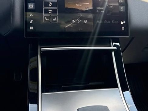 Used 2024 Land Rover Range Rover Velar Dynamic SE AWD/4WD image 8